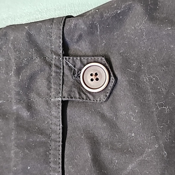 Excursions women's black shorts. Size 10.2 big button pockets in the front. - Picture 3 of 6